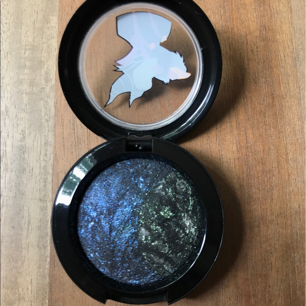 MAC Makeup - Picture 3 of 3